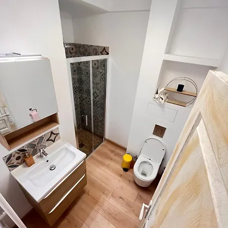 Premium - Coliving Liberation Avec Terrasse & Salle De Bain Privee Pansiyon